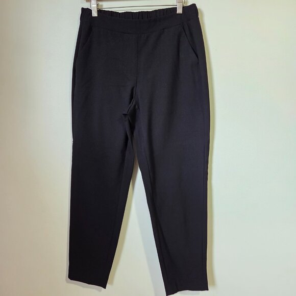 EUC NINE WEST BLACK TAPERED SOFT CROP PANTS SIZE M - Picture 1 of 15